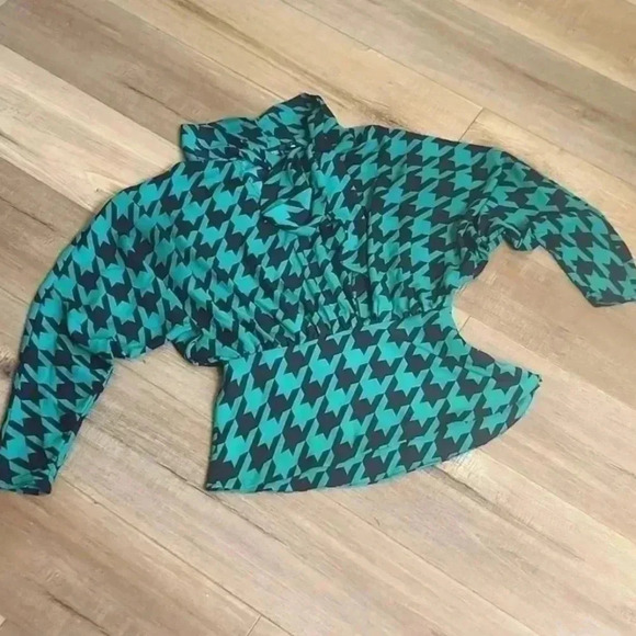 Geometric Green and Black Women's Top blouse - Picture 7 of 10